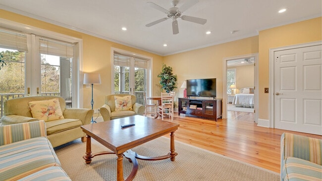 Foto del edificio - 60 Pioneer Loop