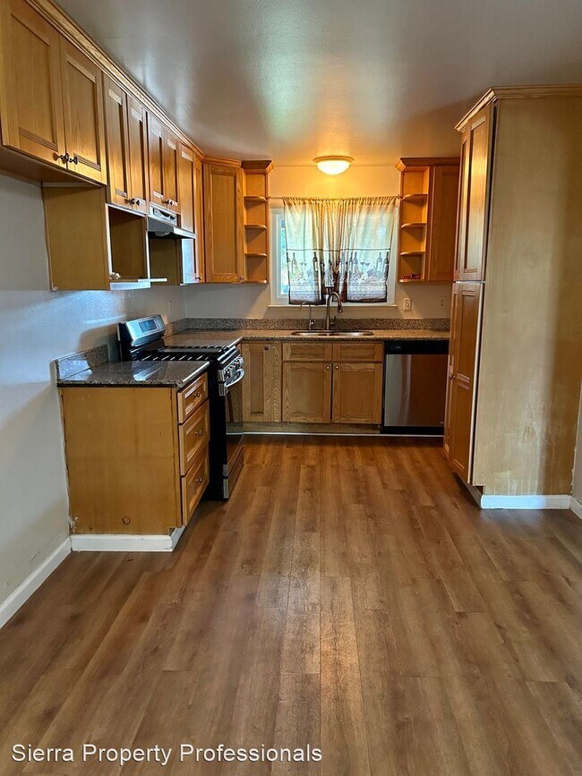 Building Photo - 4 br, 2 bath House - 5477 Starcrest Drive