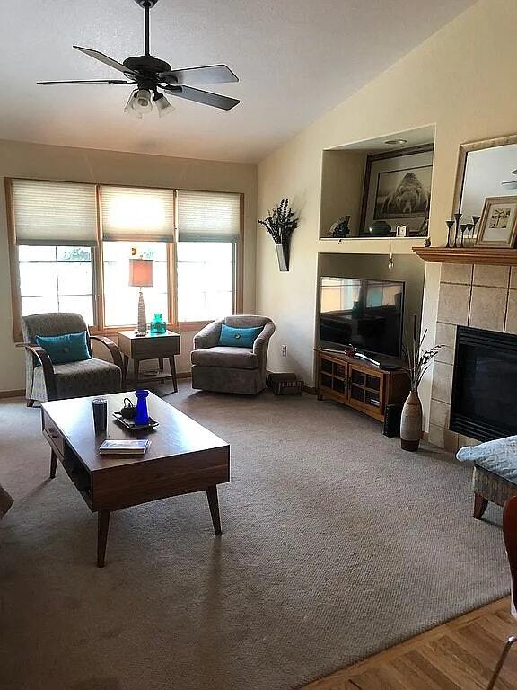 Foto del edificio - 4747 Parachute Cir