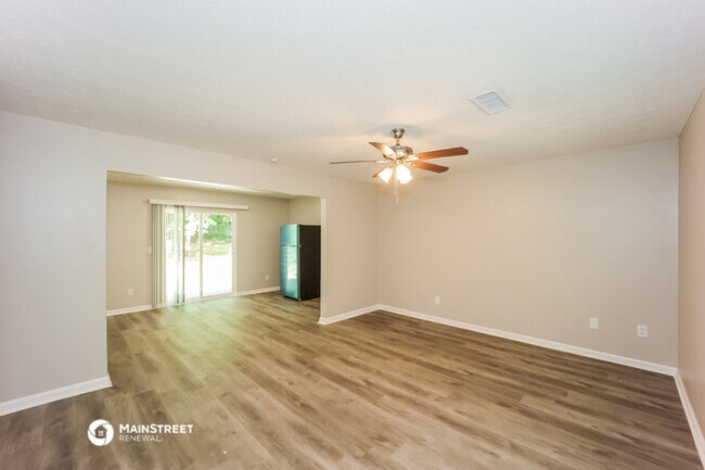 Foto del edificio - 8420 N Pond Ct
