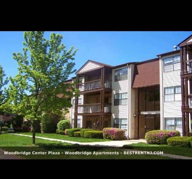 Building Photo - 2509 Plaza Dr
