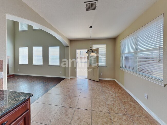 Foto del edificio - 4016 Alderbrook Ln