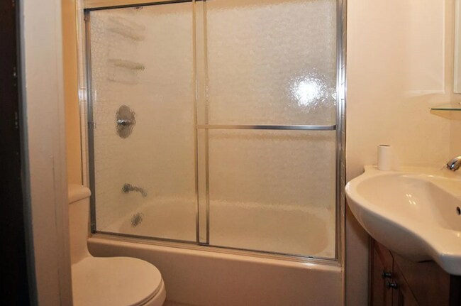 Foto del edificio - Rent an Individual Room in a 6bed/2 kitche...