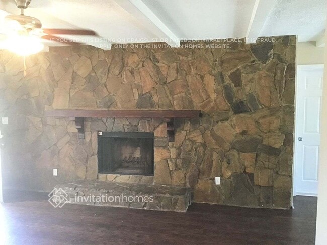 Building Photo - 3655 Searobin Dr SE