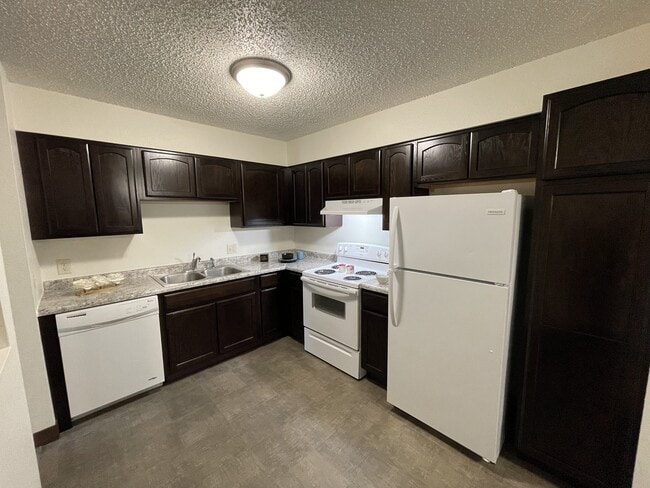 High Ridge Apartments | Kitchen - High Ridge