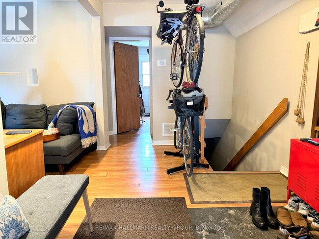 Building Photo - 150 Florence St