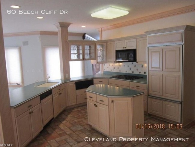Building Photo - 60 Beech Cliff Dr