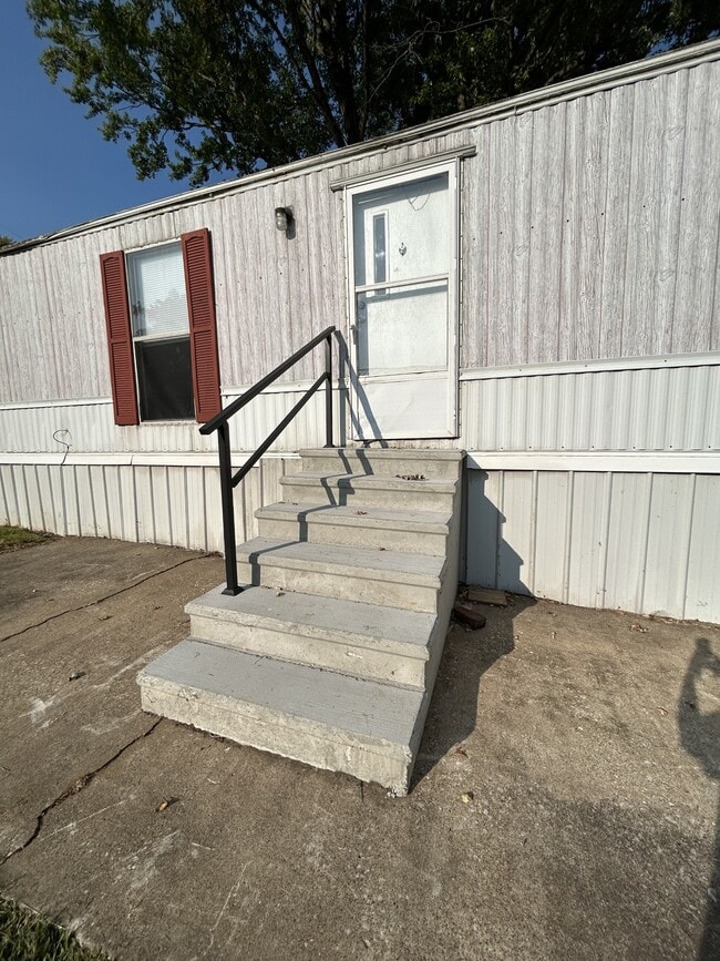 Building Photo - 40 Yoakum Cir