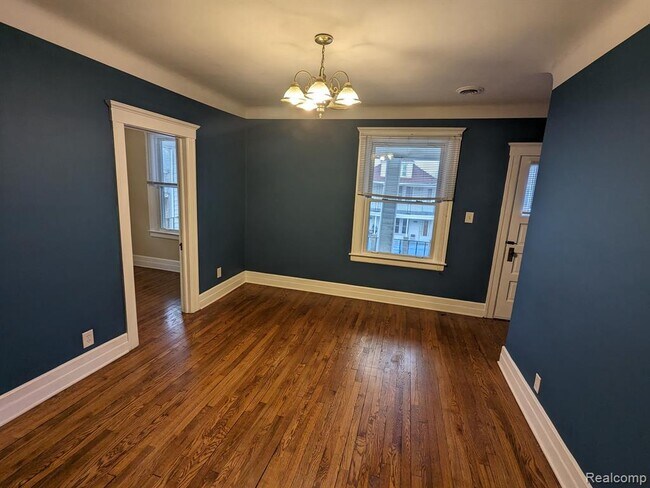 Building Photo - 9442 Charest St