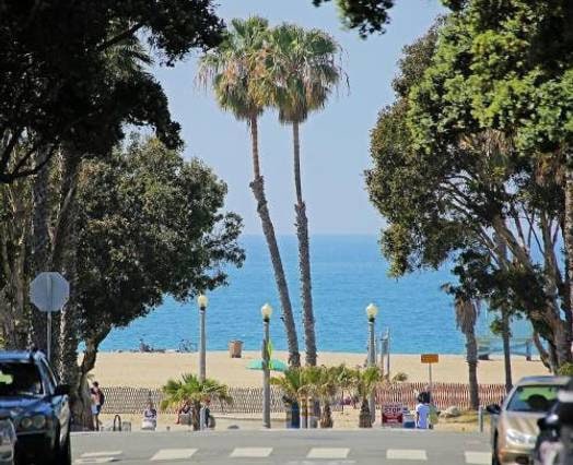 Fotografía del edificio - 159 Hollister Ave