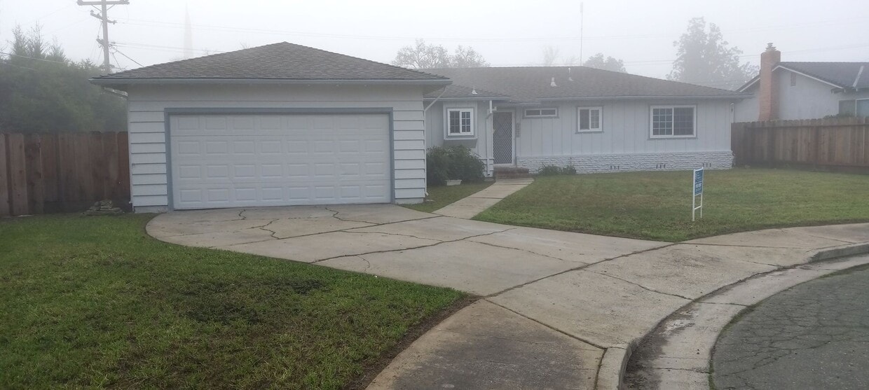 Updated 3 Bedroom Home in North Merced – Cul de Sac Location & Large Lot - 3342 El Capitan Ct