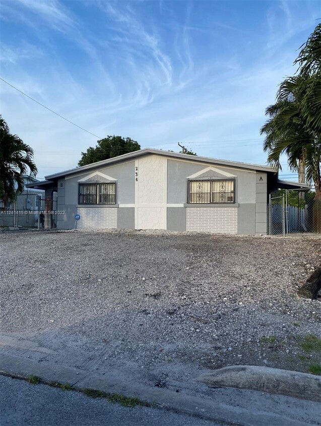 Primary Photo - 236 NW 9th Ave