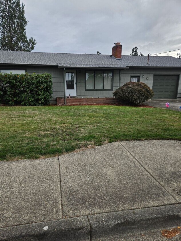 Foto principal - Quaint 2 Bedroom 2 Bath home