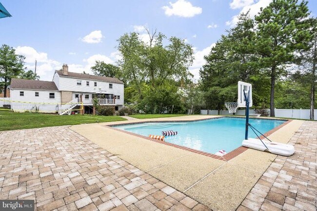 Foto del edificio - 9304 Bells Mill Rd