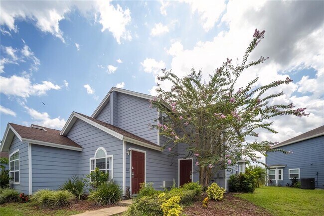 Building Photo - 207 Orchid Dr