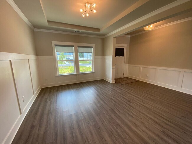 Foto del edificio - 5 bedrooms 3 bathroom Smart Home
