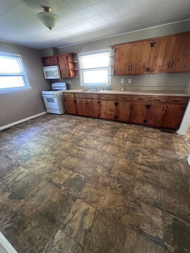 Foto del edificio - 3 bed- 2 bath home