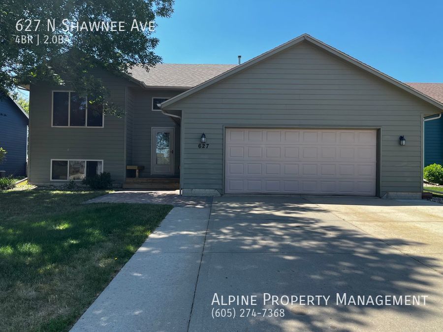 4 Bed/2 Bath with Stunning Backyard! House for Rent in Sioux Falls