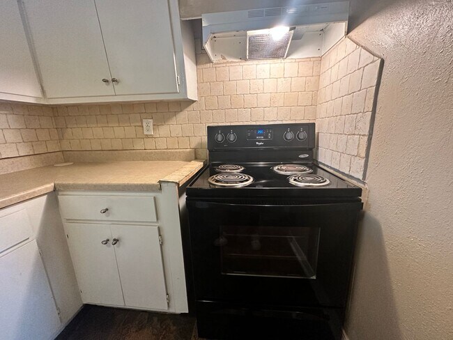 Foto del edificio - Nice 2 Bed 1 Bath OKC