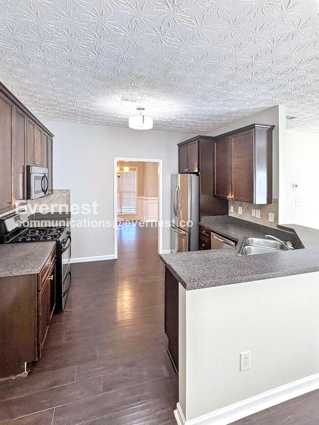 Building Photo - 2132 Grant Ave