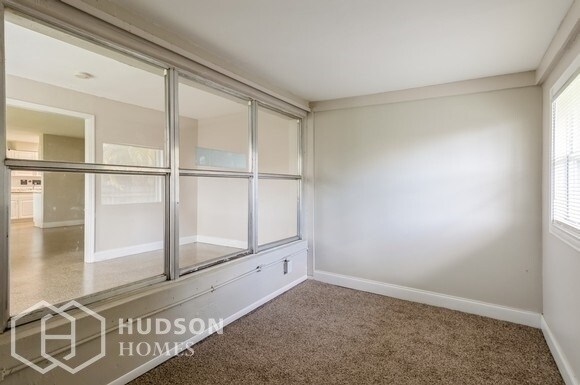Foto del edificio - NOW AVAILABLE! 1040 Southwest 30th Avenue ...