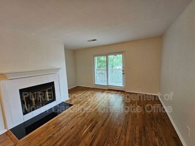 Foto del edificio - 333 Circle Ave