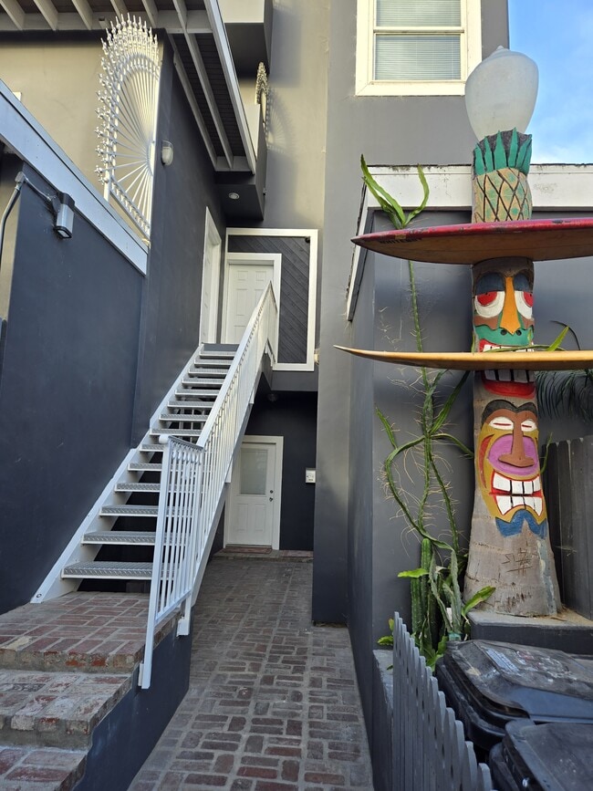 Building Photo - 4431 S Centinela Ave