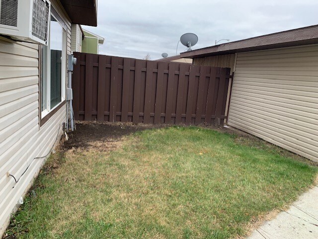 Building Photo - 2616 19th Ave W