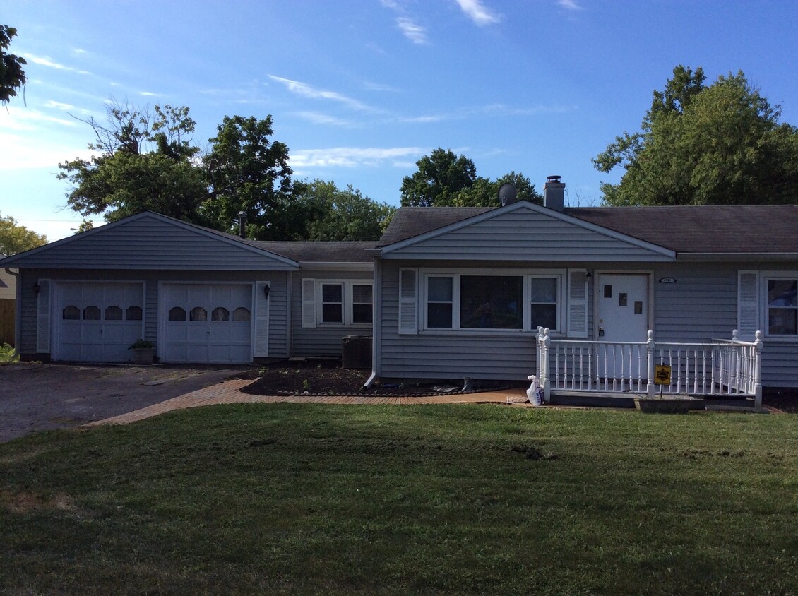 Primary Photo - Wayne Twp - 3 BR home