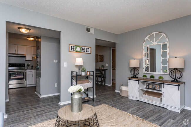 2BR, 2BA - 905 SF - The Avery at Auburn Apartments