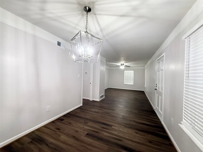 Foto del edificio - 500 Willow Dr