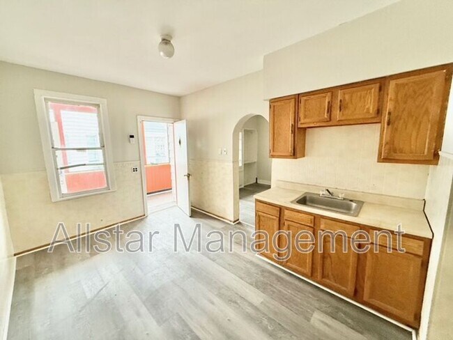 Foto del edificio - 6706 Gertrude Ave