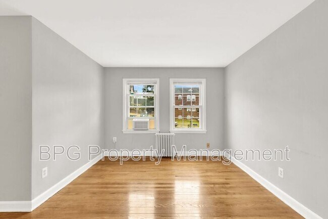 Foto del edificio - 5721 11th St N