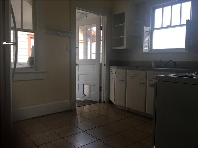 Foto del edificio - 113 E Vanderbilt St