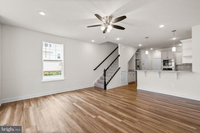 Building Photo - 7131 Beaumont Place