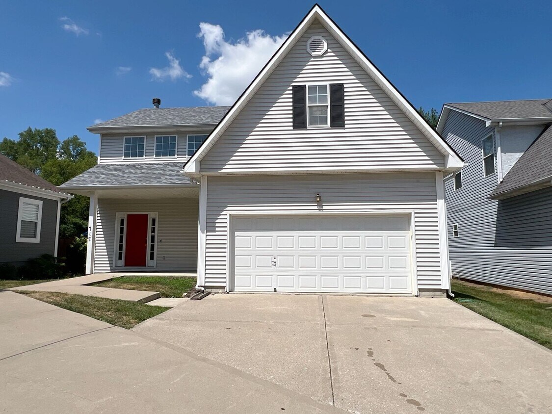 Foto principal - COMING SOON: Charming 3-Bedroom Home with ...