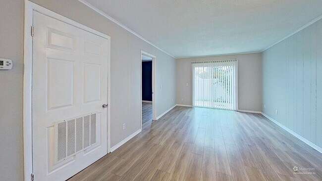 Foto del edificio - MOVE IN SPECIAL $500 OFF FIRST MONTH!! Bea...