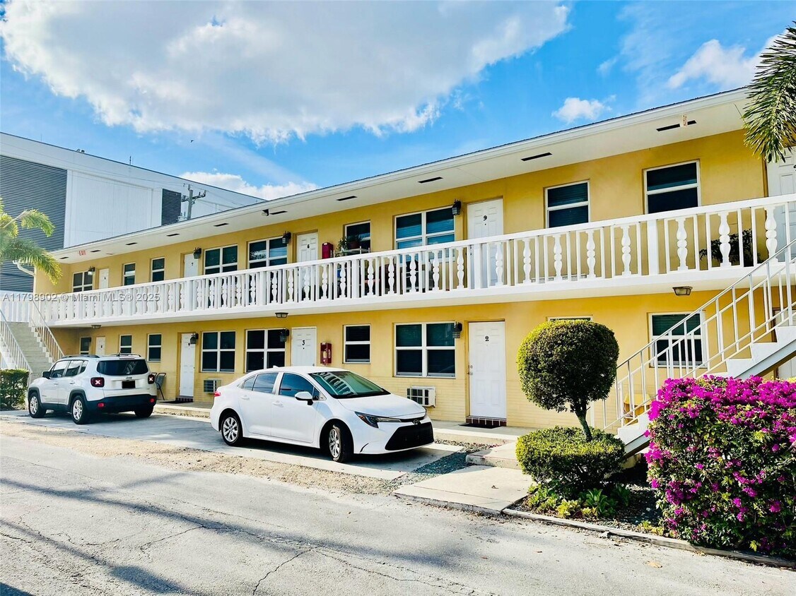 Primary Photo - 111 N L St