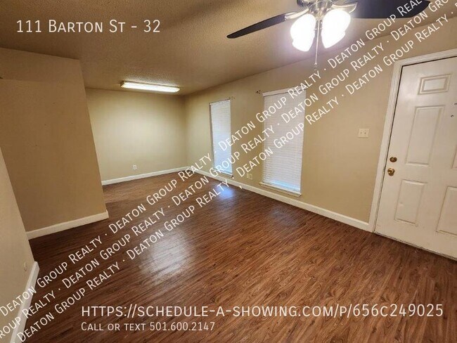 Building Photo - 111 Barton St