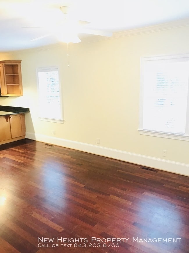 Building Photo - 8 Ipswich Court B