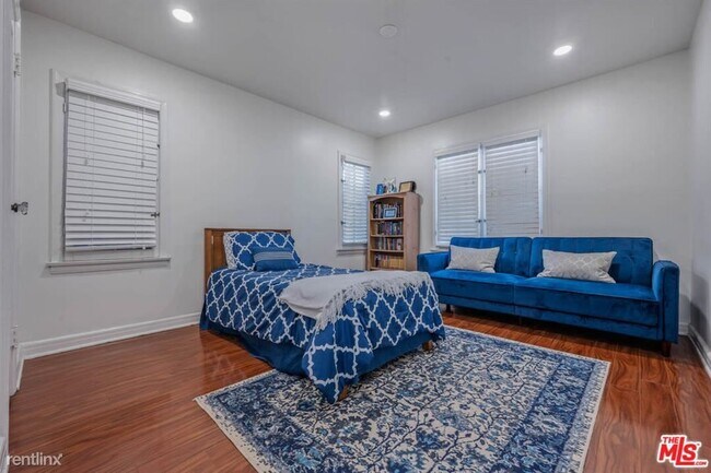 Foto del edificio - 4 br, 3.5 bath House - 8842 Cashio St