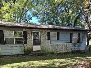 Building Photo - 4553 S Creek Dr