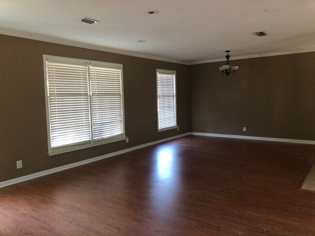 Building Photo - Martin Heights Subdivision -