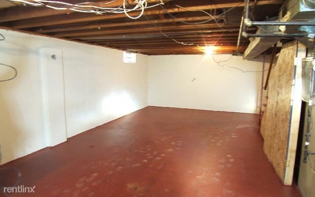 Building Photo - 3 br, 1 bath Townhome - 903 Woodhill Dr