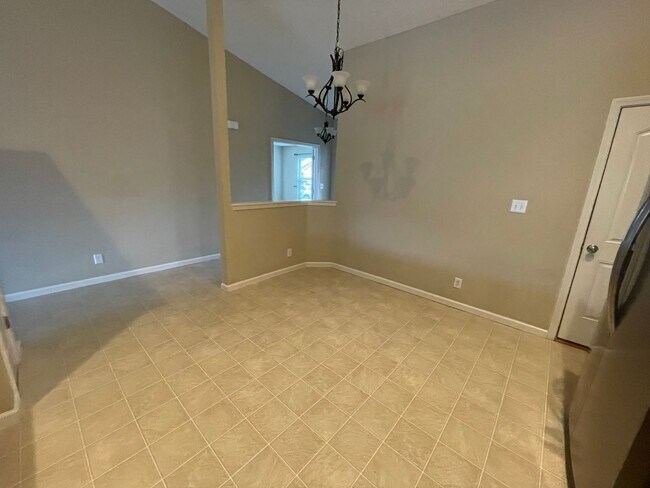 Building Photo - 3 Bedroom Home In Lindberg Village