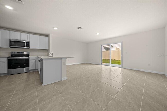 Building Photo - 6580 SW 81st Loop