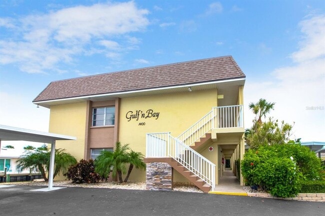 Building Photo - 1400 Tarpon Center Dr