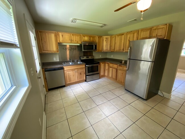 Foto del edificio - 2/1 Duplex off N. Monroe