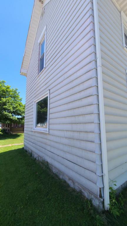 Primary Photo - 145 W Logan