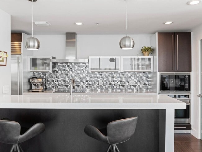 Photo - Large Corner Unit at STAR TOWER! Apartment